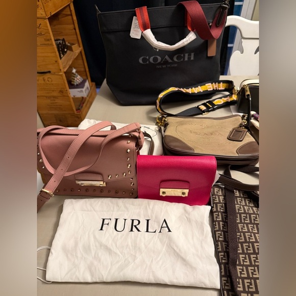 Louis Vuitton, Prada, Fendi, Furla, Tiffany, Coach, Tory Burch and Kate Spade ✅ - Picture 5 of 7